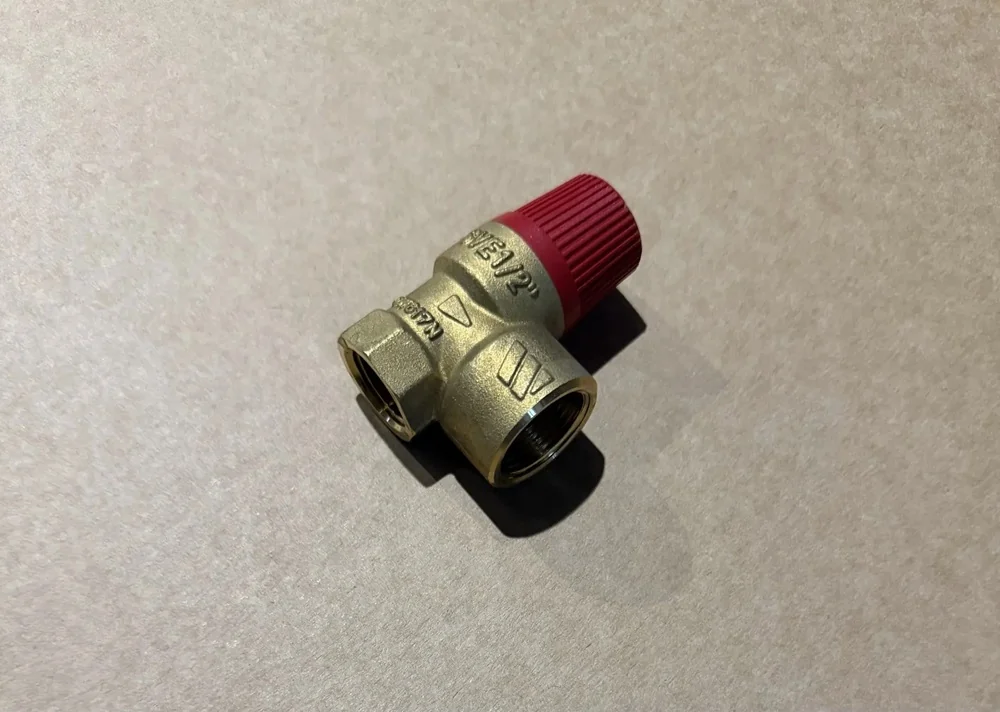 Предохранительный клапан Watts 2,5 бара 1/2"
