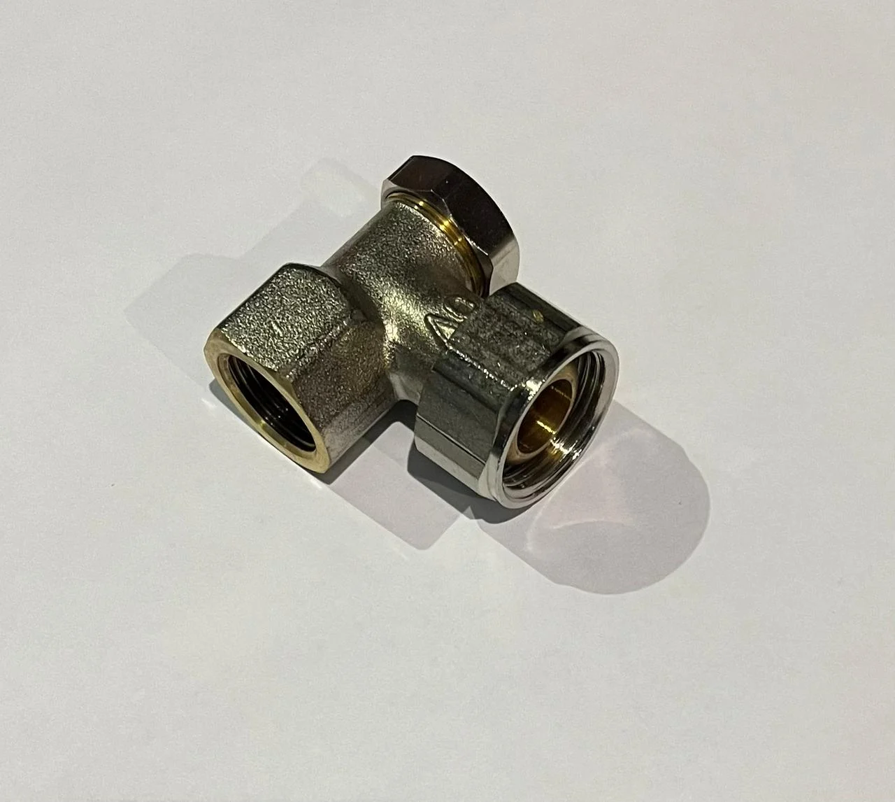 Вентиль Combi 2, 3/4" НГ х 1/2" ВР, угловой