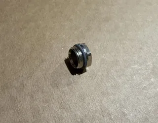 Заглушка G1/2" НР, латунная, никелир.с самоуплотнением — иконка
