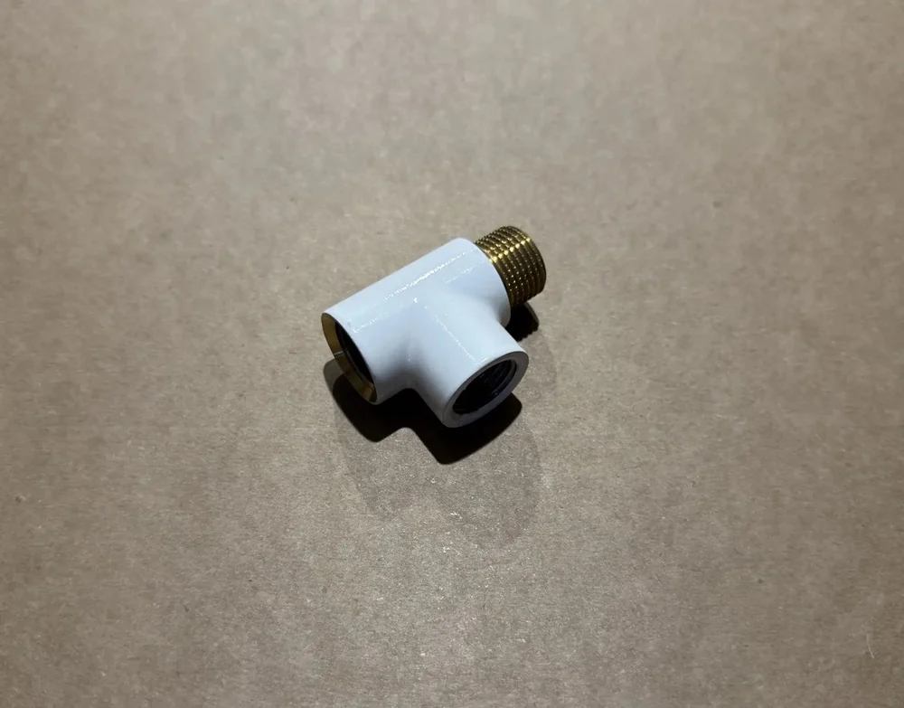Тройник 1/2" HP x 1/2" BP, белого цвета