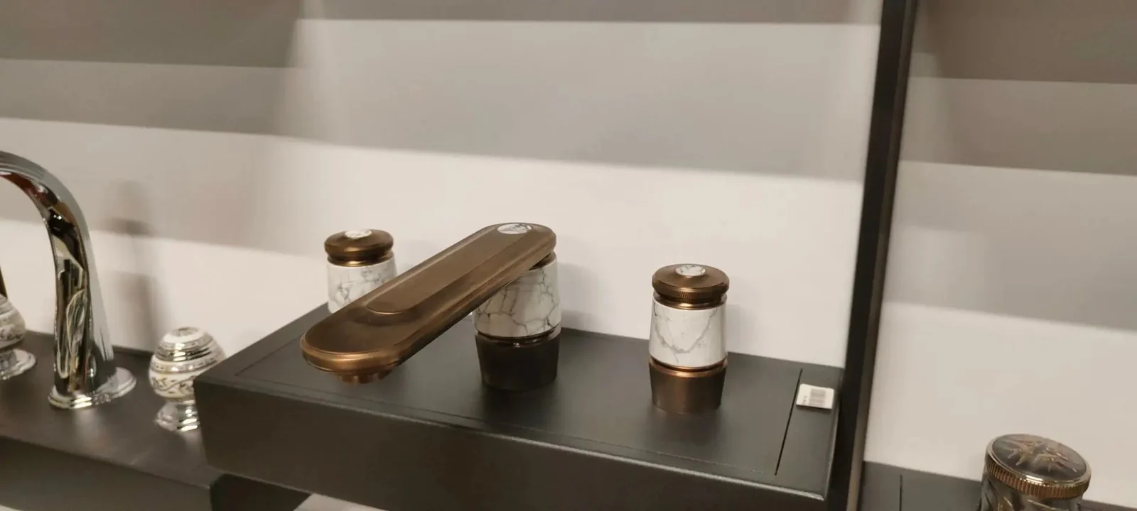 Смеситель для раковины, THG, Corvair Howlite, цвет-Мэтт Умбер PVD
